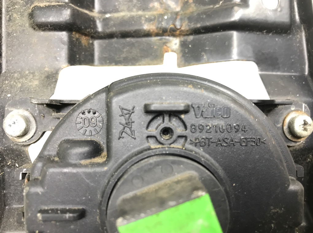 Фара противотуманная левая бу для Nissan Pixo  1.0 i,  2010 г.