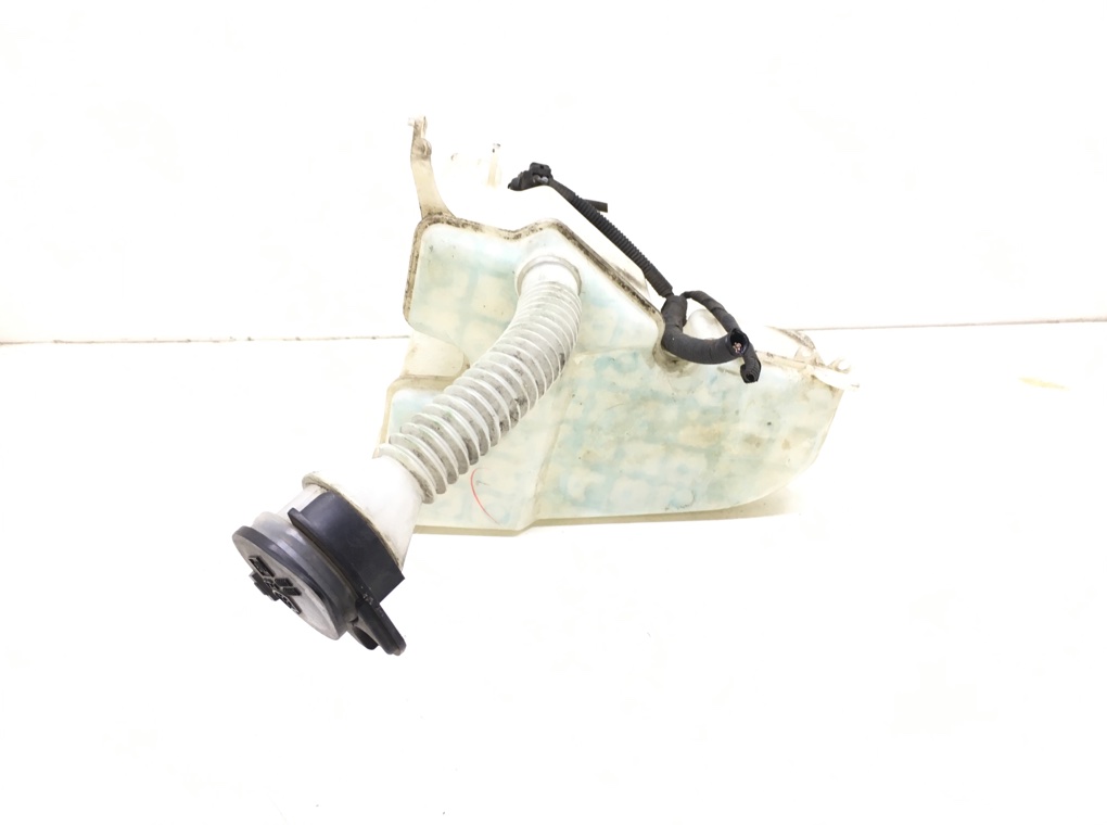 Бачок омывателя бу для Lexus IS 2 2.2 D-4D, 2006 г. Бачок омывателя бу для Lexus IS 2 2.2 D-4D, 2006 г.