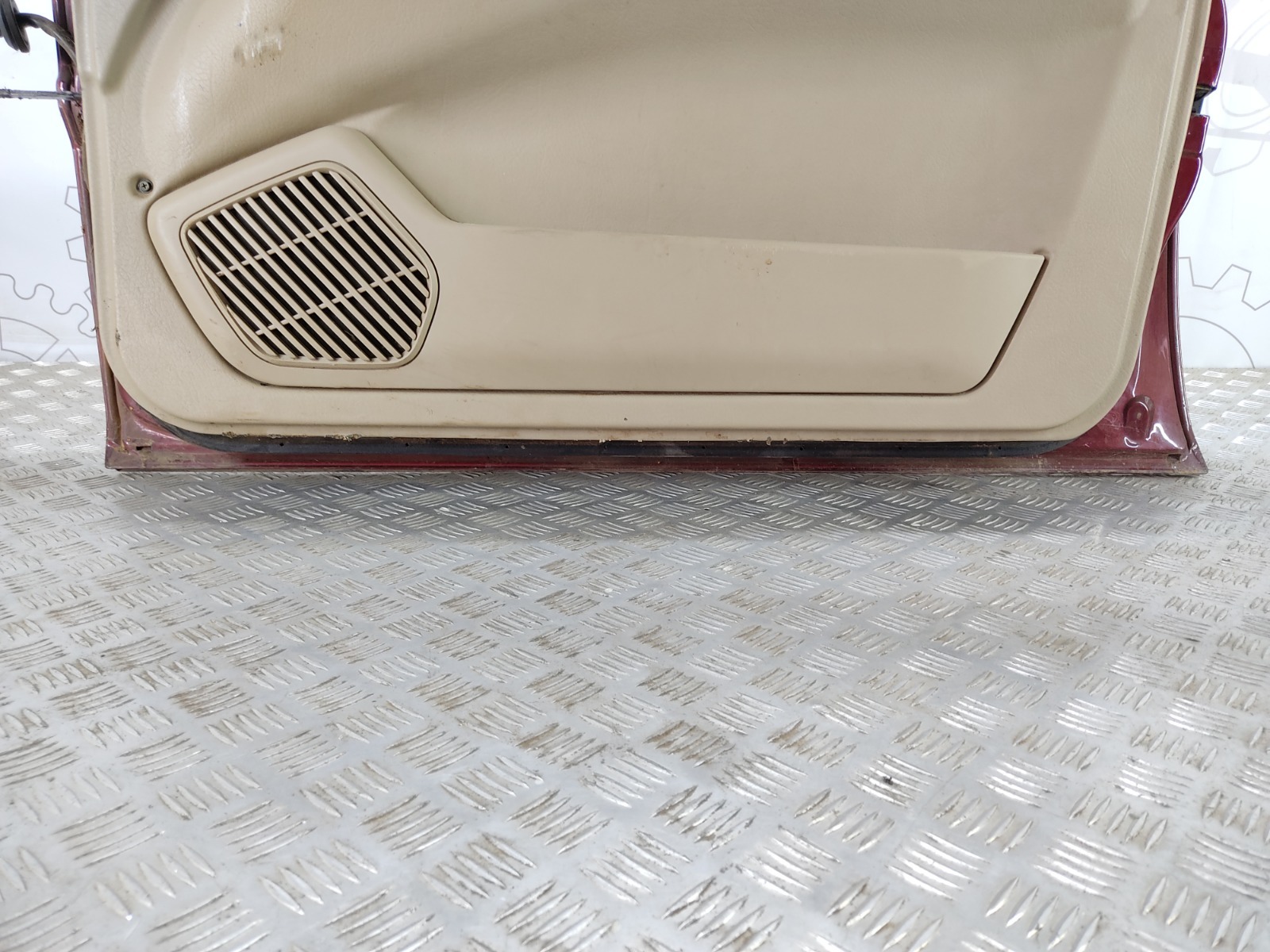 Дверь передняя правая бу для Nissan Terrano  3.0 Di,  2003 г.