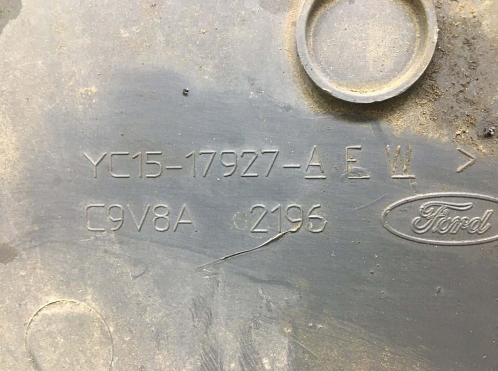 Клык бампера задний левый бу для Ford Transit 2.2 TDCi, 2008 г. Клык бампера задний левый бу для Ford Transit 2.2 TDCi, 2008 г.