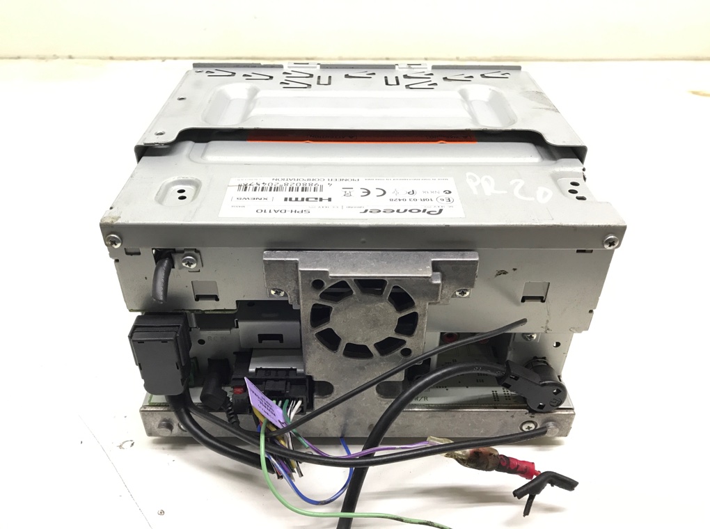 Магнитола бу для Mercedes ML W163 2.7 CDi, 2003 г. Магнитола бу для Mercedes ML W163 2.7 CDi, 2003 г.