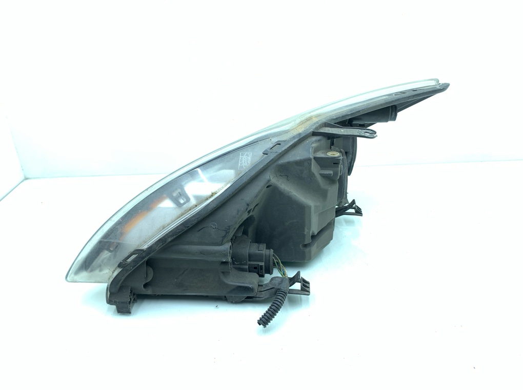 Фара правая бу для Ford Focus 2 1.6 i,  2009 г.