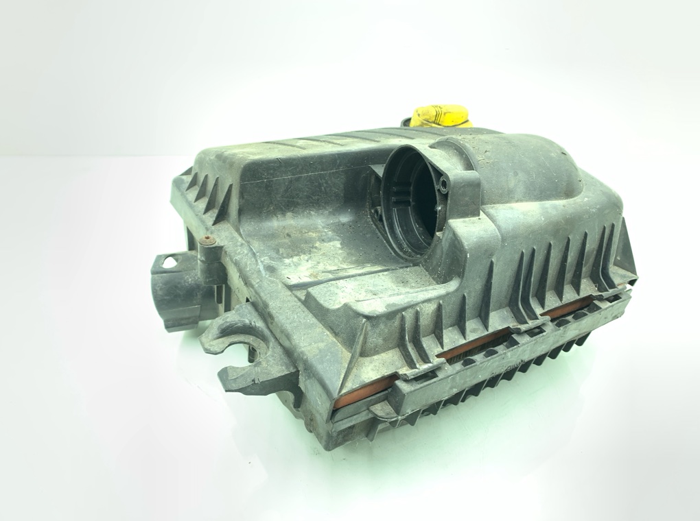 Корпус воздушного фильтра бу для Opel Vivaro  2.0CDTI,  2011 г.