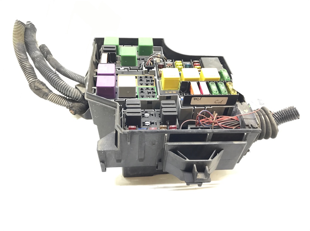 Блок предохранителей бу для Opel Corsa C 1.2 i,  2003 г.