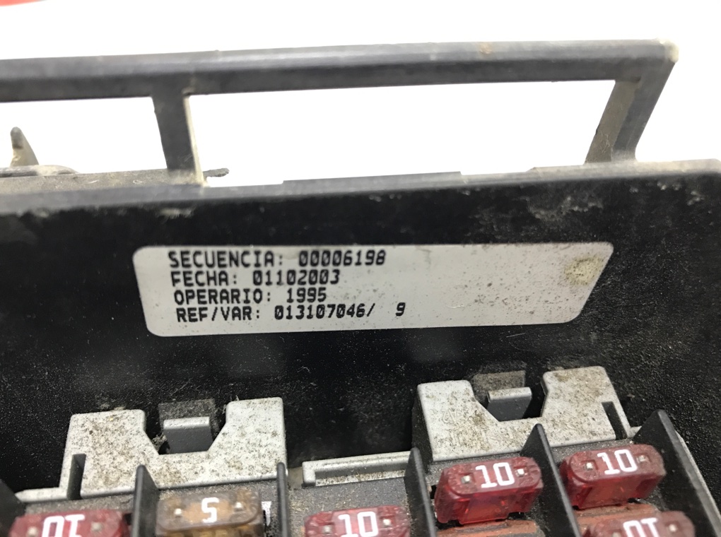 Блок предохранителей бу для Opel Corsa C 1.2 i,  2003 г.