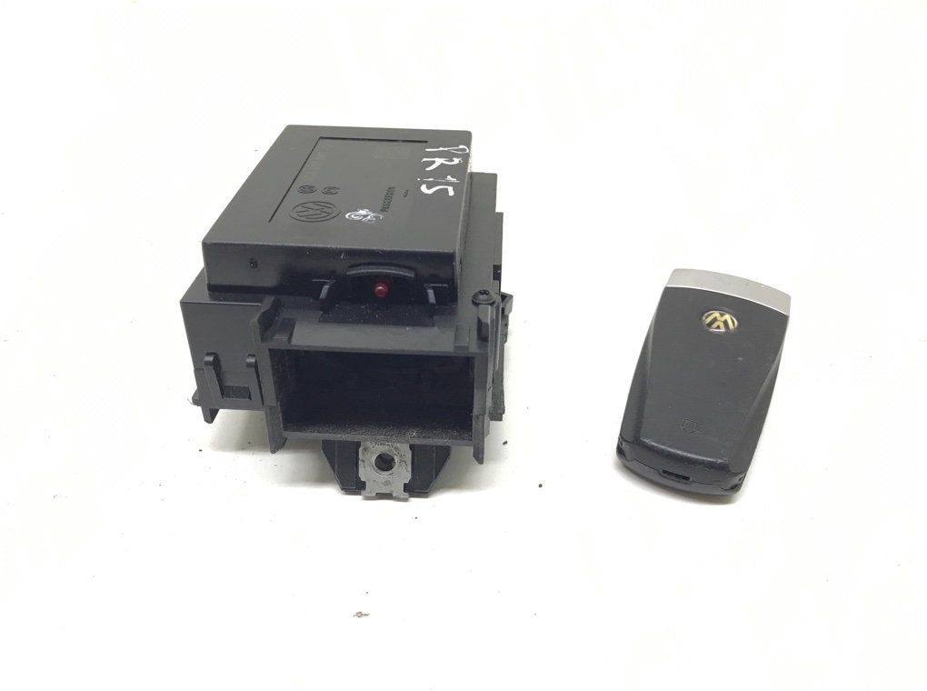 Замок зажигания бу для Volkswagen Passat B6 2.0 TDi, 2007 г. Замок зажигания бу для Volkswagen Passat B6 2.0 TDi, 2007 г.