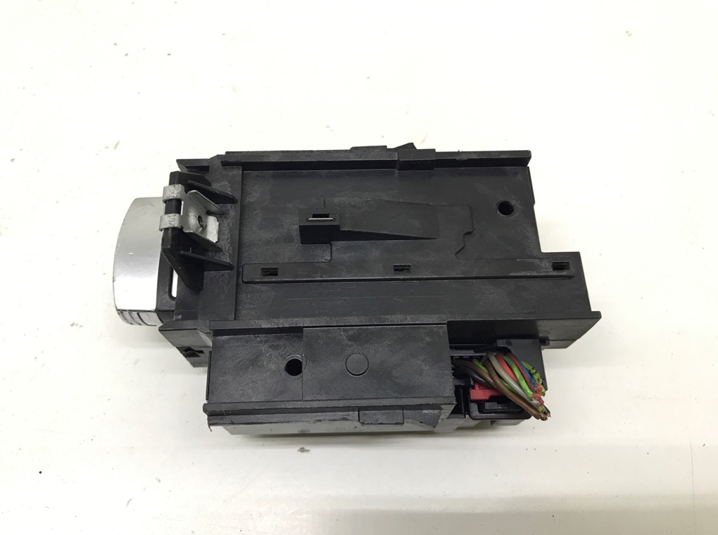 Замок зажигания бу для Volkswagen Passat B6 2.0 TDi, 2007 г. Замок зажигания бу для Volkswagen Passat B6 2.0 TDi, 2007 г.