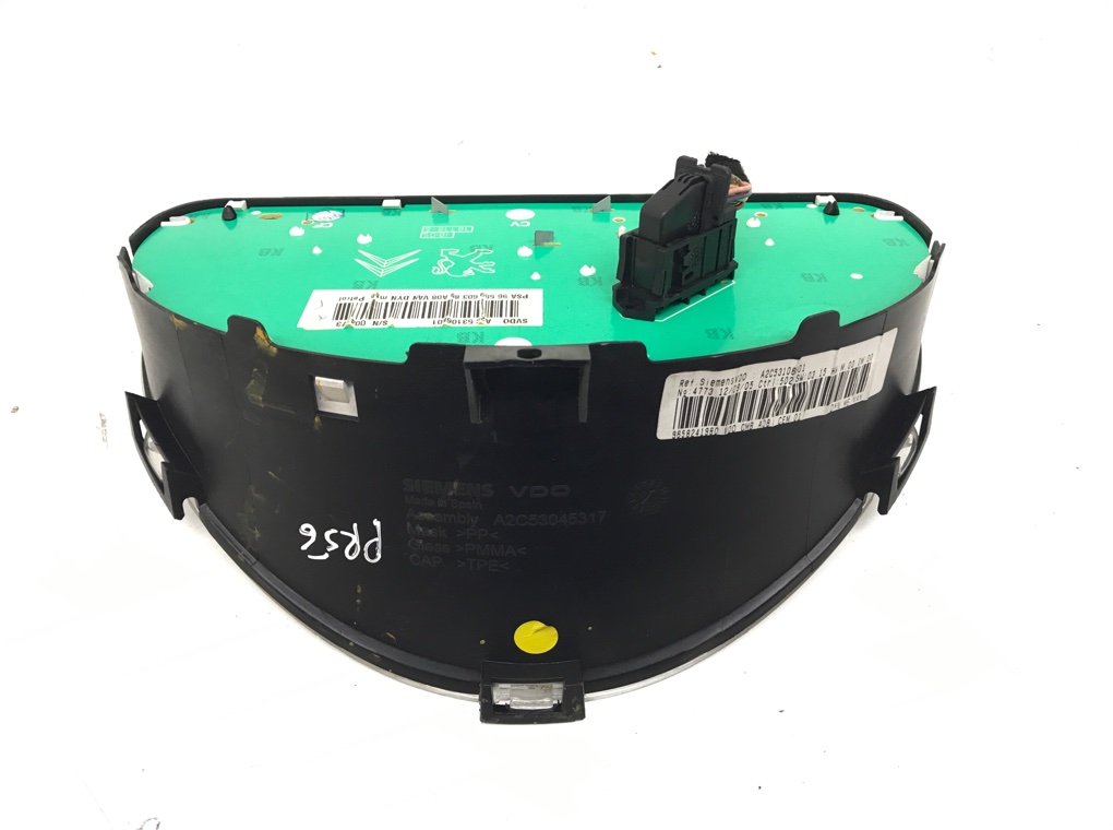 Щиток приборов (приборная панель) бу для Peugeot 1007 1.4 i, 2006 г. Щиток приборов (приборная панель) бу для Peugeot 1007 1.4 i, 2006 г.