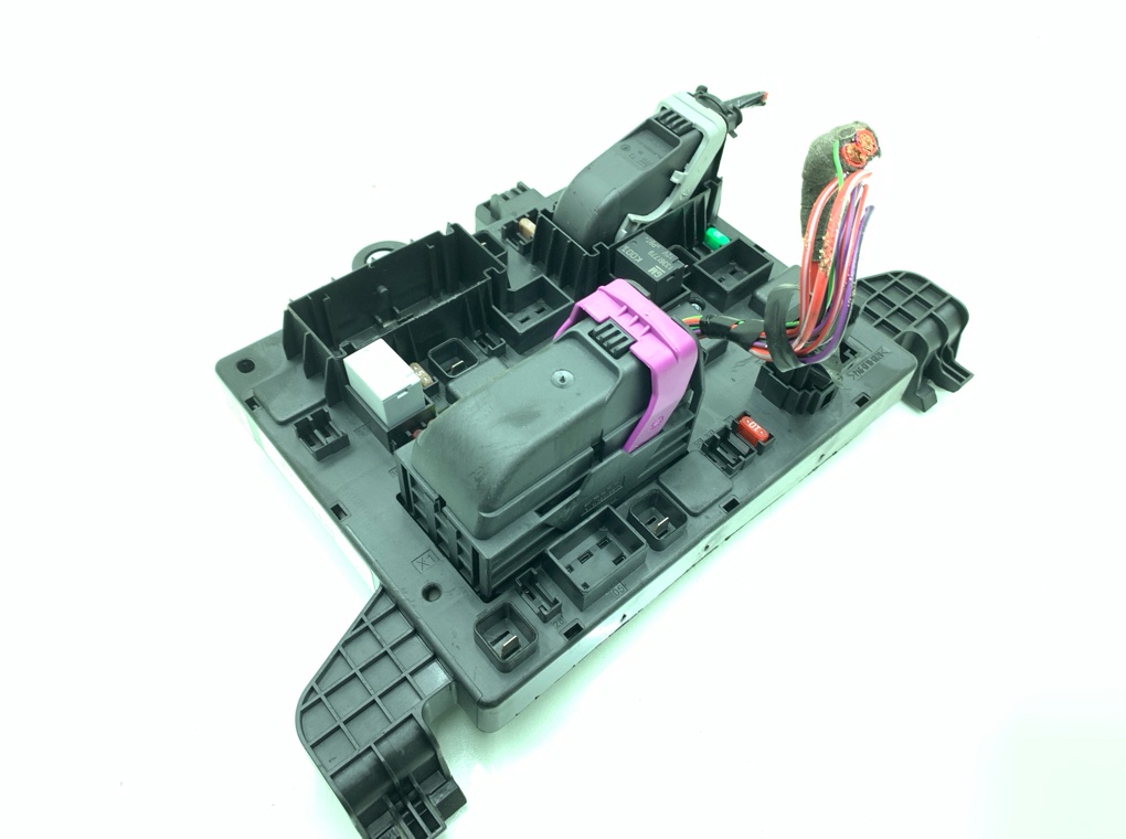 Блок предохранителей бу для Opel Astra J 1.3 CDTi,  2011 г.