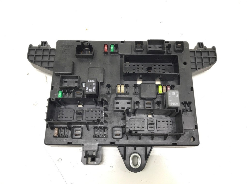 Блок предохранителей бу для Opel Astra J 1.6 i, 2010 г.