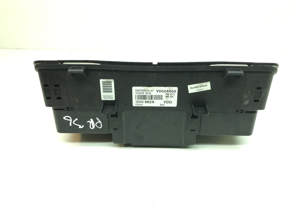 Щиток приборов (приборная панель) бу для Volkswagen Golf 5 1.6 FSI,  2005 г.