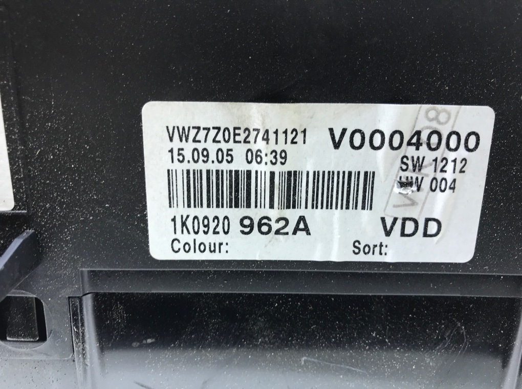 Щиток приборов (приборная панель) бу для Volkswagen Golf 5 1.6 FSI,  2005 г.