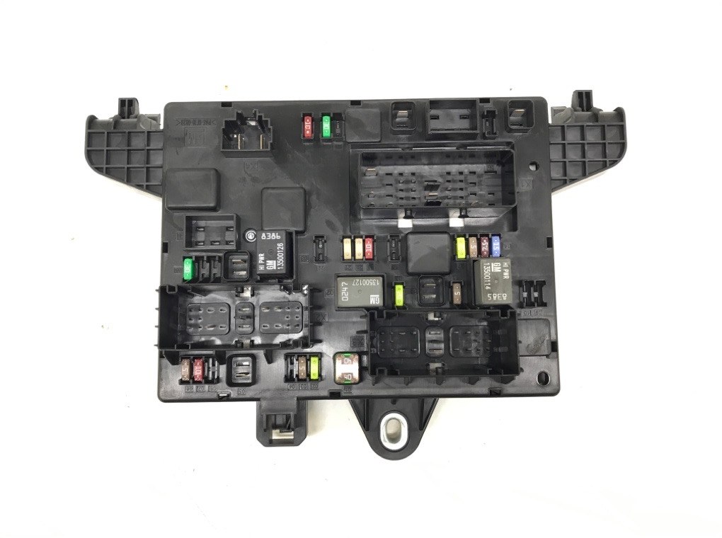 Блок предохранителей бу для Opel Astra J 2.0 CDTi, 2011 г.
