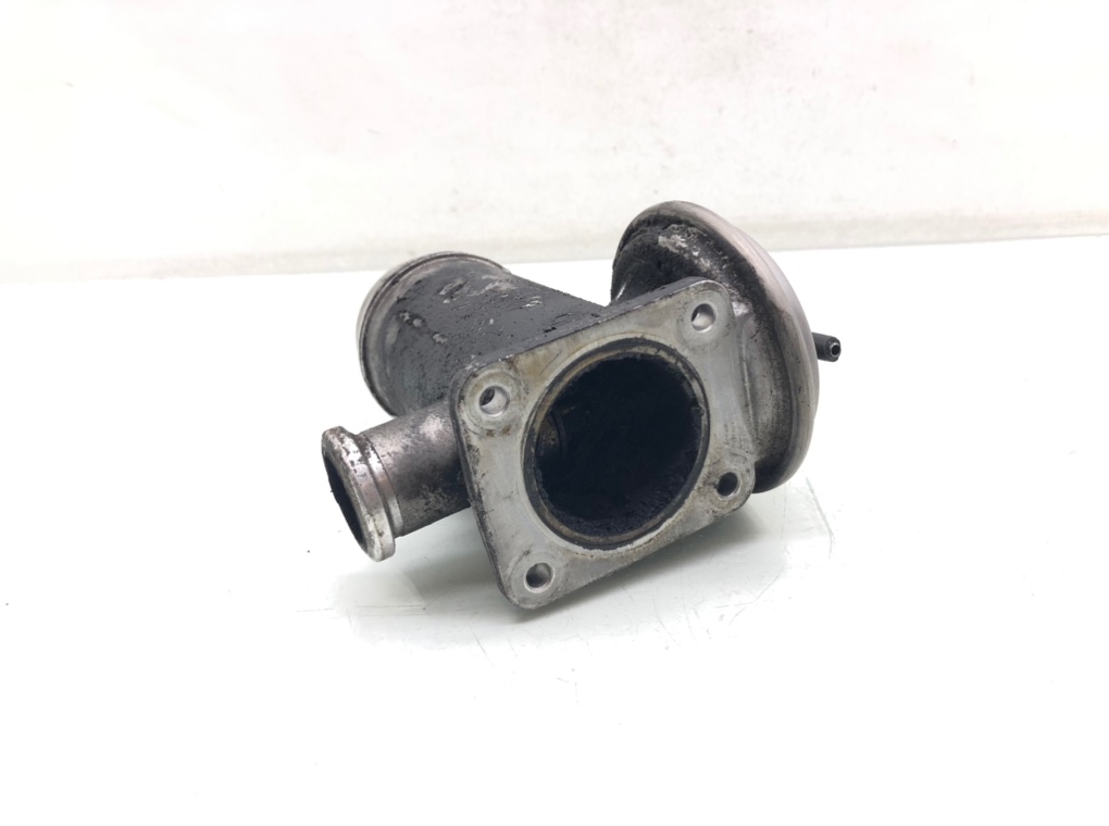 Клапан EGR бу для BMW 1 E87/E81/E82/E88 2.0 TD, 2005 г. Клапан EGR бу для BMW 1 E87/E81/E82/E88 2.0 TD, 2005 г.