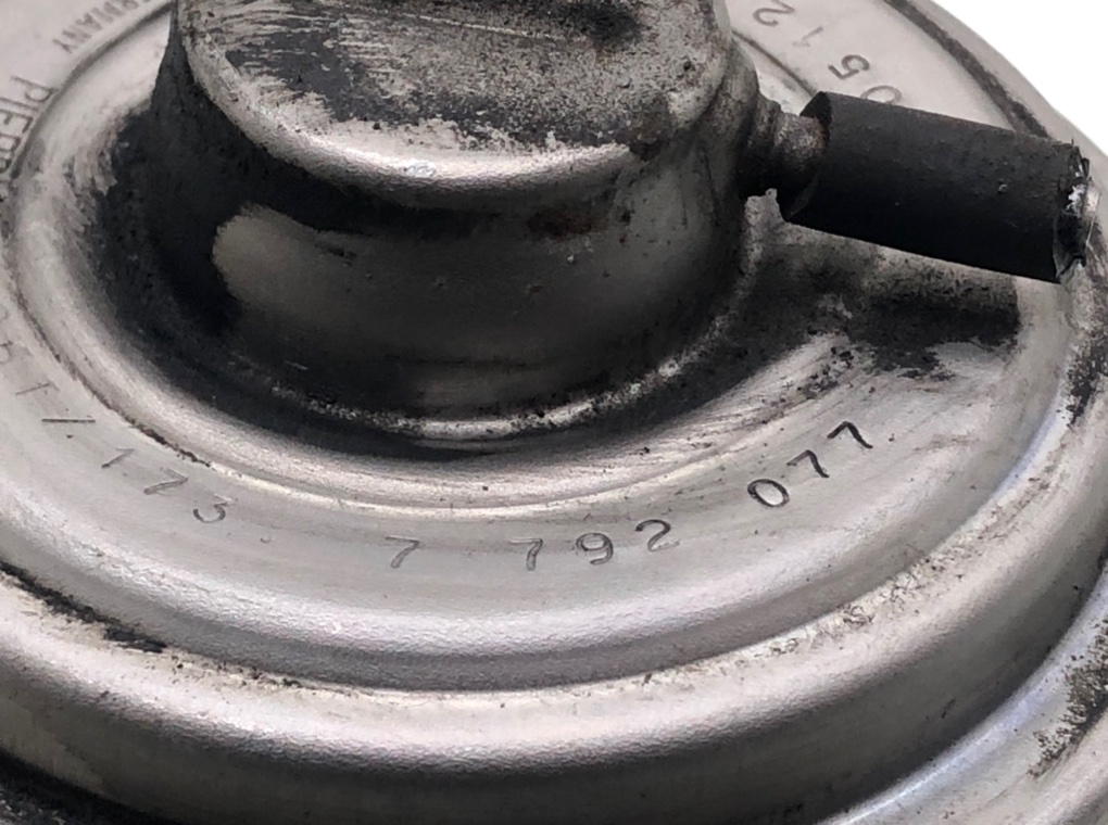 Клапан EGR бу для BMW 1 E87/E81/E82/E88 2.0 TD, 2005 г. Клапан EGR бу для BMW 1 E87/E81/E82/E88 2.0 TD, 2005 г.