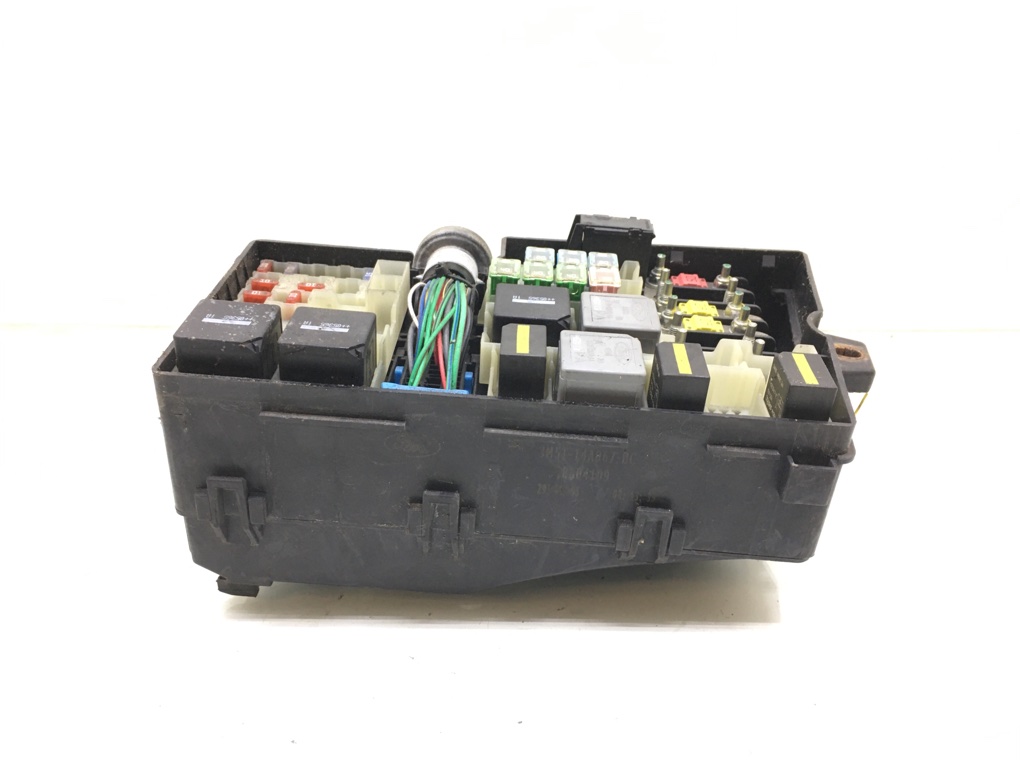 Блок предохранителей бу для Ford C-Max 1.6 i, 2005 г. Блок предохранителей бу для Ford C-Max 1.6 i, 2005 г.