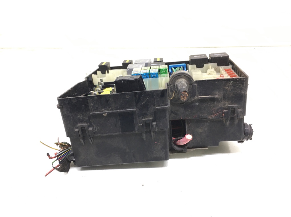 Блок предохранителей бу для Ford C-Max 1.6 i, 2005 г. Блок предохранителей бу для Ford C-Max 1.6 i, 2005 г.