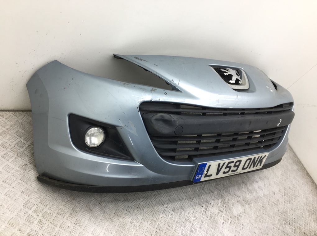 Бампер передний бу для Peugeot 207  1.4 i,  2009 г.