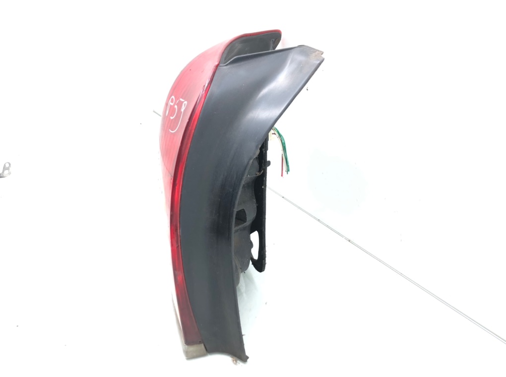 Фонарь задний левый бу для Toyota Avensis  1.8 i,  2004 г.