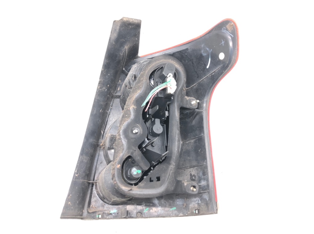 Фонарь задний левый бу для Toyota Avensis  1.8 i,  2004 г.