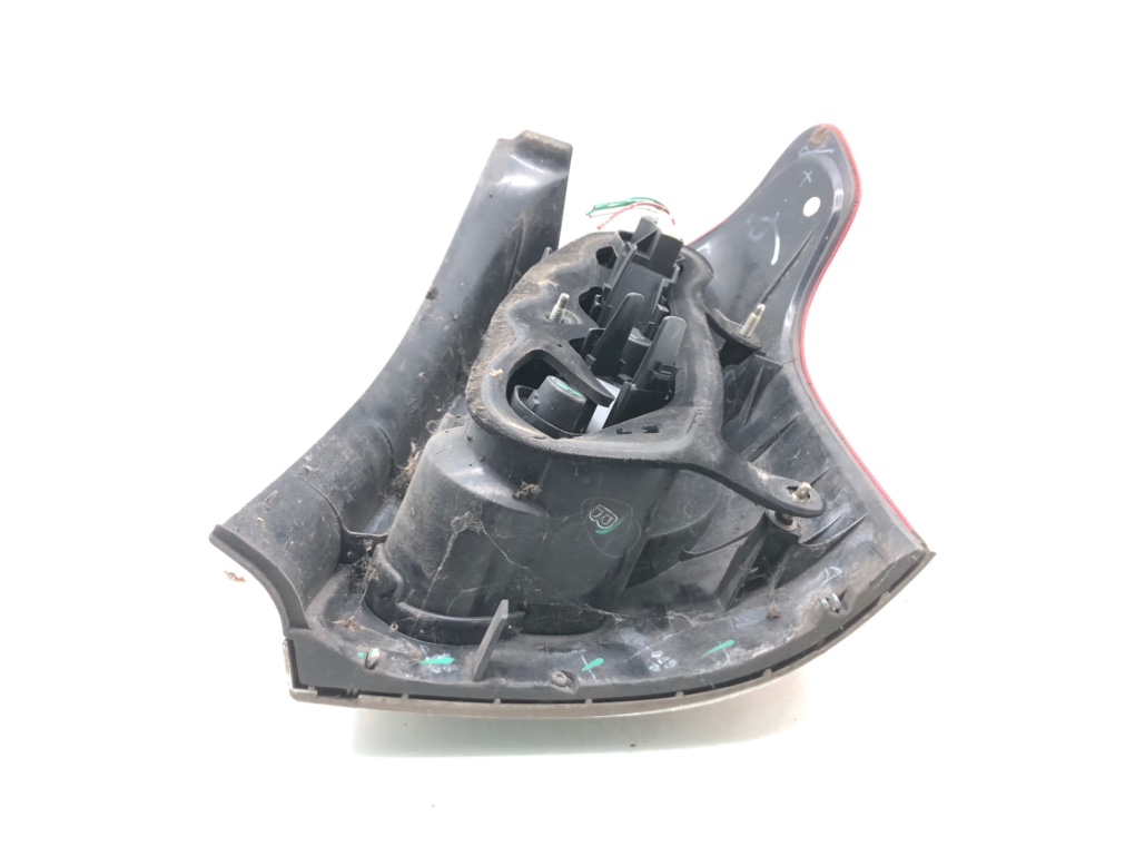 Фонарь задний левый бу для Toyota Avensis  1.8 i,  2004 г.