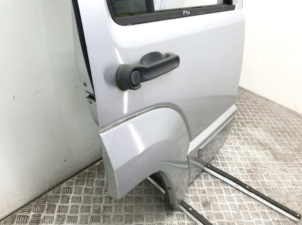 Дверь задняя правая бу для Jeep Liberty  3.7 i,  2008 г.