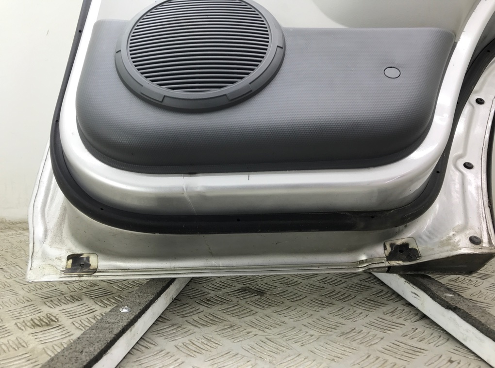 Дверь задняя правая бу для Jeep Liberty  3.7 i,  2008 г.