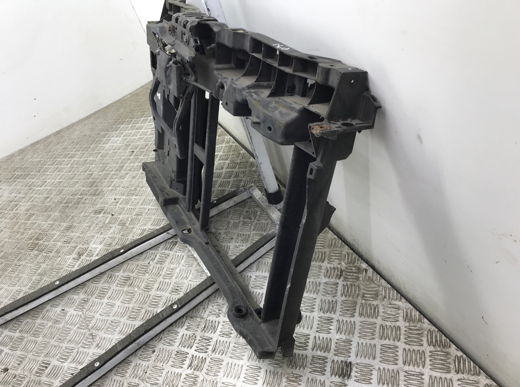 Панель передняя (телевизор) бу для Peugeot 208 1.2 i, 2013 г. Панель передняя (телевизор) бу для Peugeot 208 1.2 i, 2013 г.