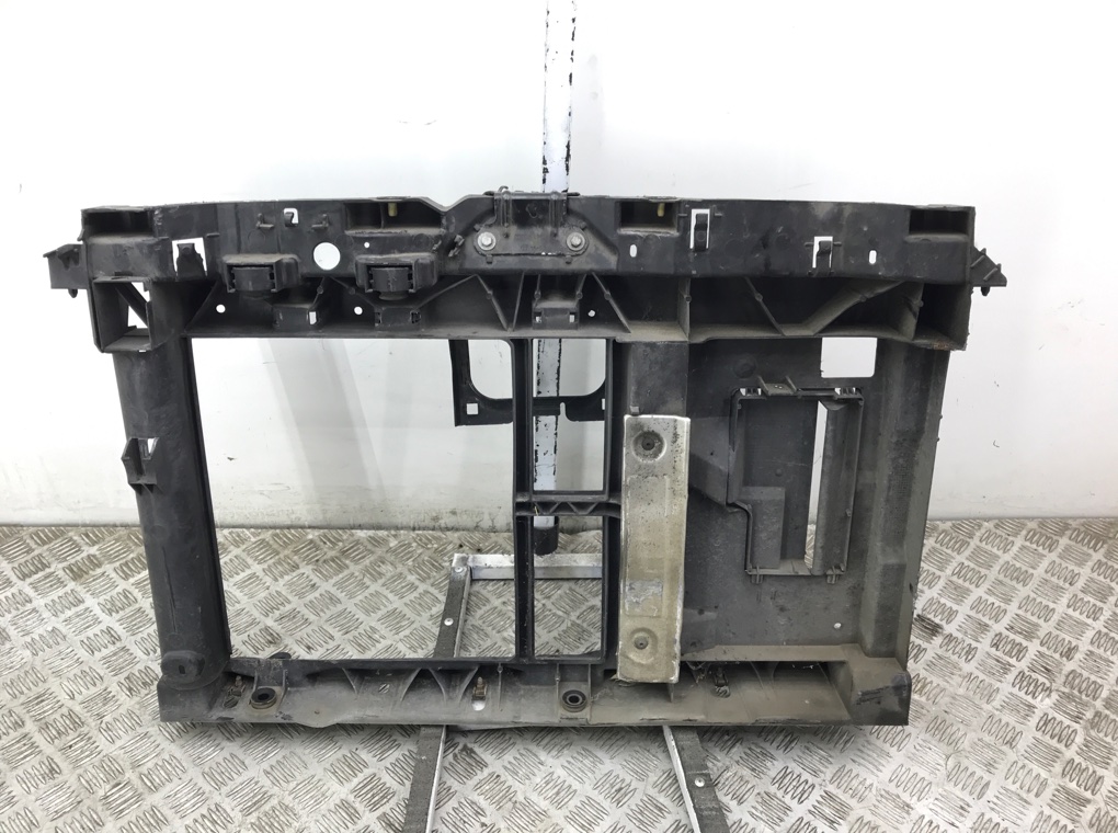 Панель передняя (телевизор) бу для Peugeot 208 1.2 i, 2013 г. Панель передняя (телевизор) бу для Peugeot 208 1.2 i, 2013 г.