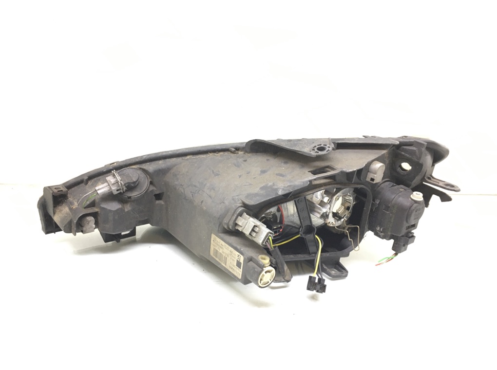 Фара правая бу для Peugeot 206  1.4 i,  2003 г.