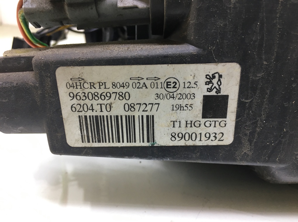 Фара левая бу для Peugeot 206  1.4 i,  2003 г.