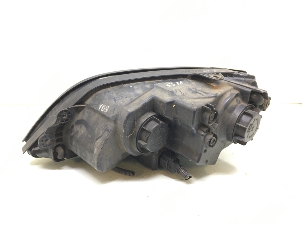 Фара правая бу для Kia Sorento  2.5 CRDi,  2006 г.