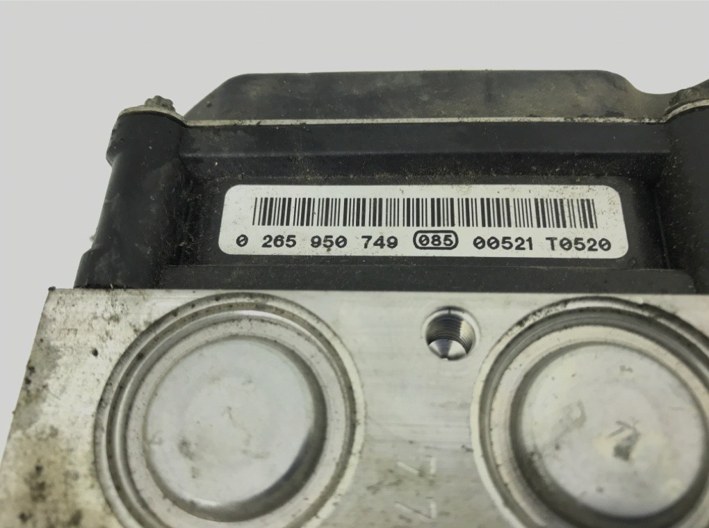 Блок ABS бу для Toyota Avensis  1.8 i,  2010 г.