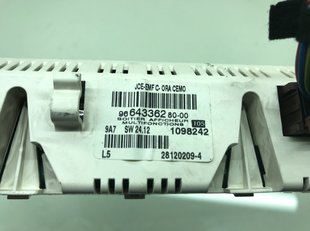 Дисплей бу для Peugeot 207 1.4 i, 2007 г. Дисплей бу для Peugeot 207 1.4 i, 2007 г.