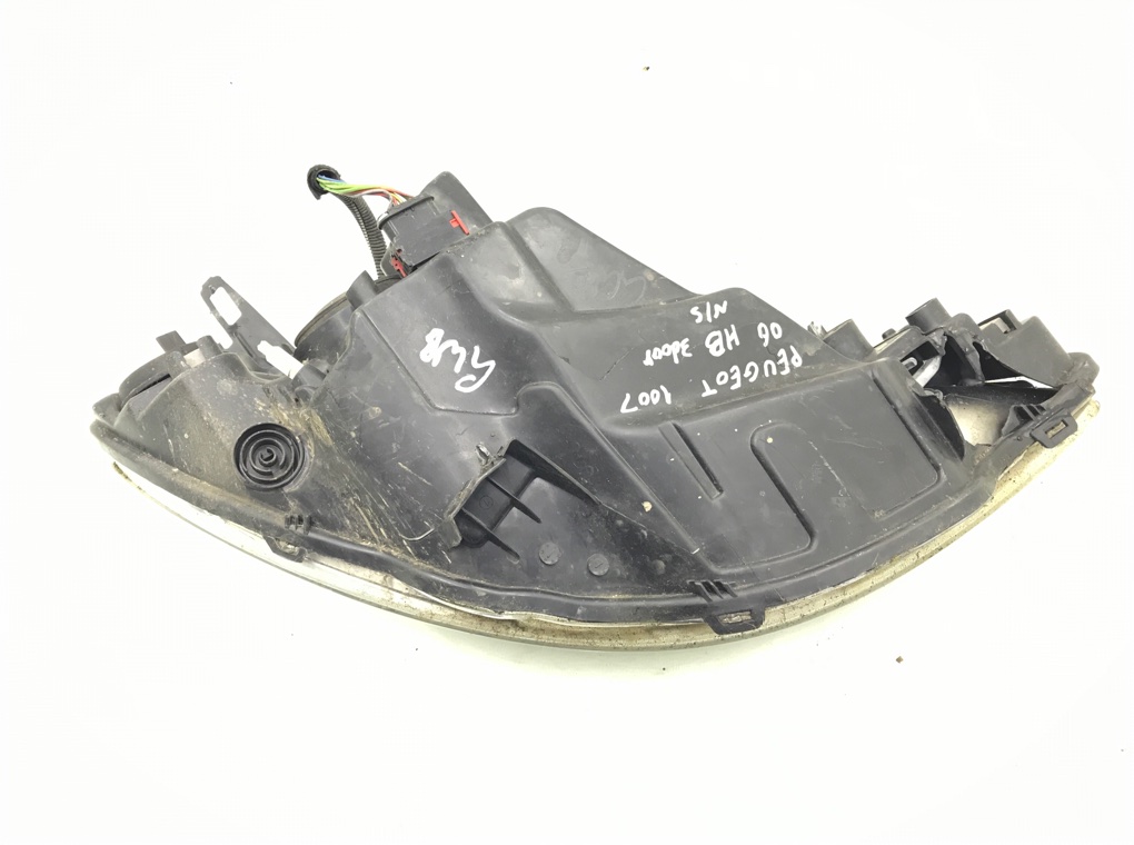 Фара левая бу для Peugeot 1007  1.4 i,  2006 г.