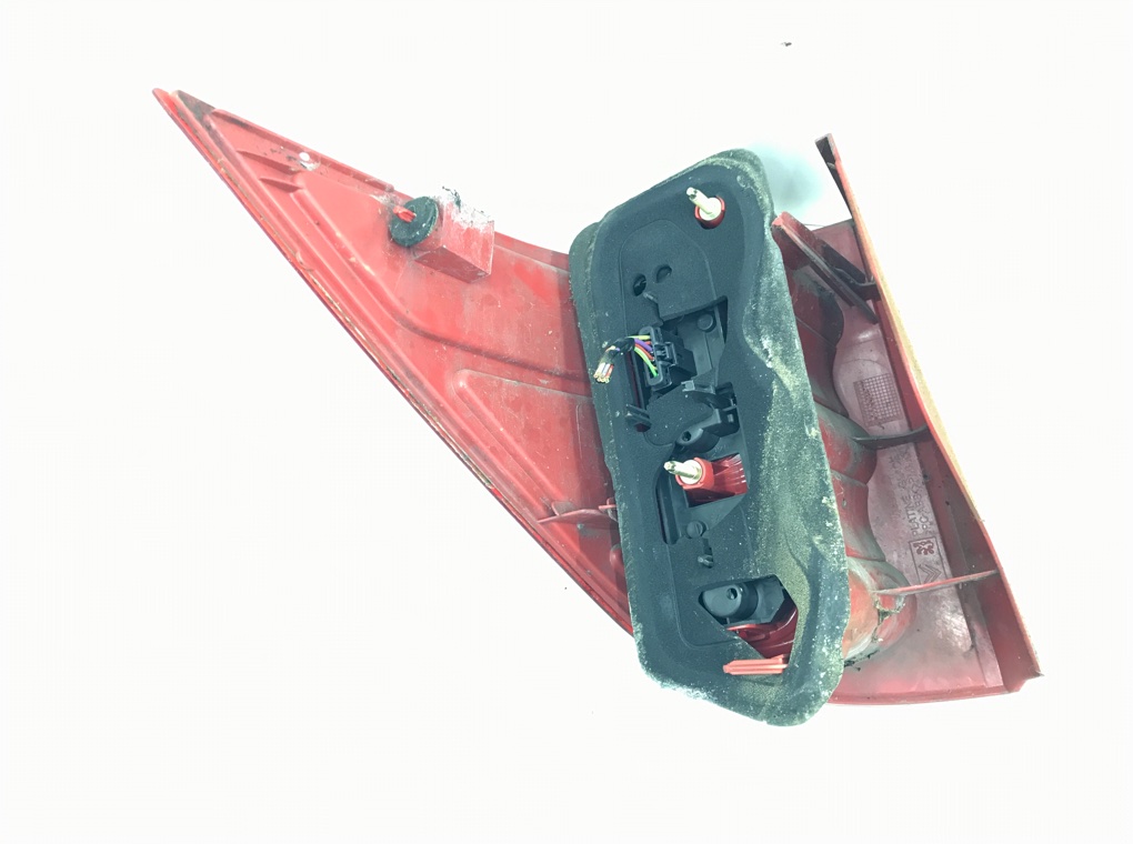 Фонарь задний правый бу для Peugeot 1007 1.4 i, 2006 г. Фонарь задний правый бу для Peugeot 1007 1.4 i, 2006 г.