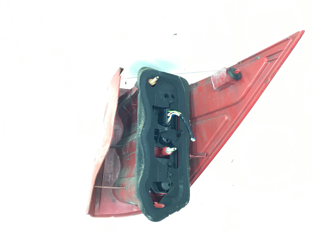 Фонарь задний левый бу для Peugeot 1007 1.4 i, 2006 г. Фонарь задний левый бу для Peugeot 1007 1.4 i, 2006 г.