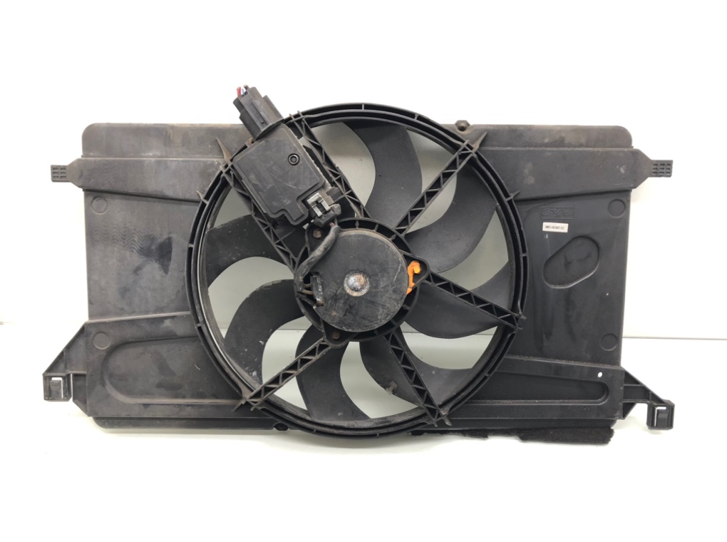 Вентилятор радиатора бу для Ford Focus 2 1.6 i, 2007 г.