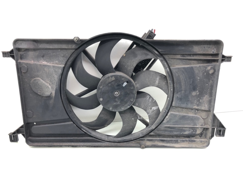 Вентилятор радиатора бу для Ford Focus 2 1.6 i, 2007 г. Вентилятор радиатора бу для Ford Focus 2 1.6 i, 2007 г.