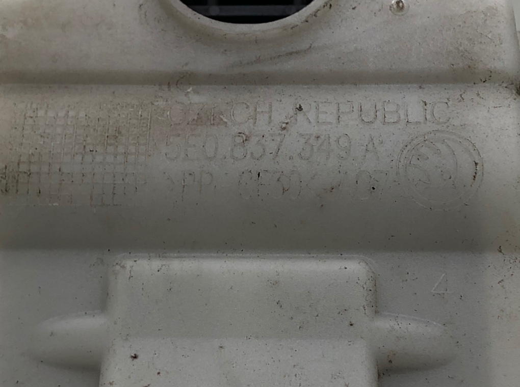 Ручка наружная передняя левая бу для Skoda Octavia A7 2.0 TDi,  2016 г.