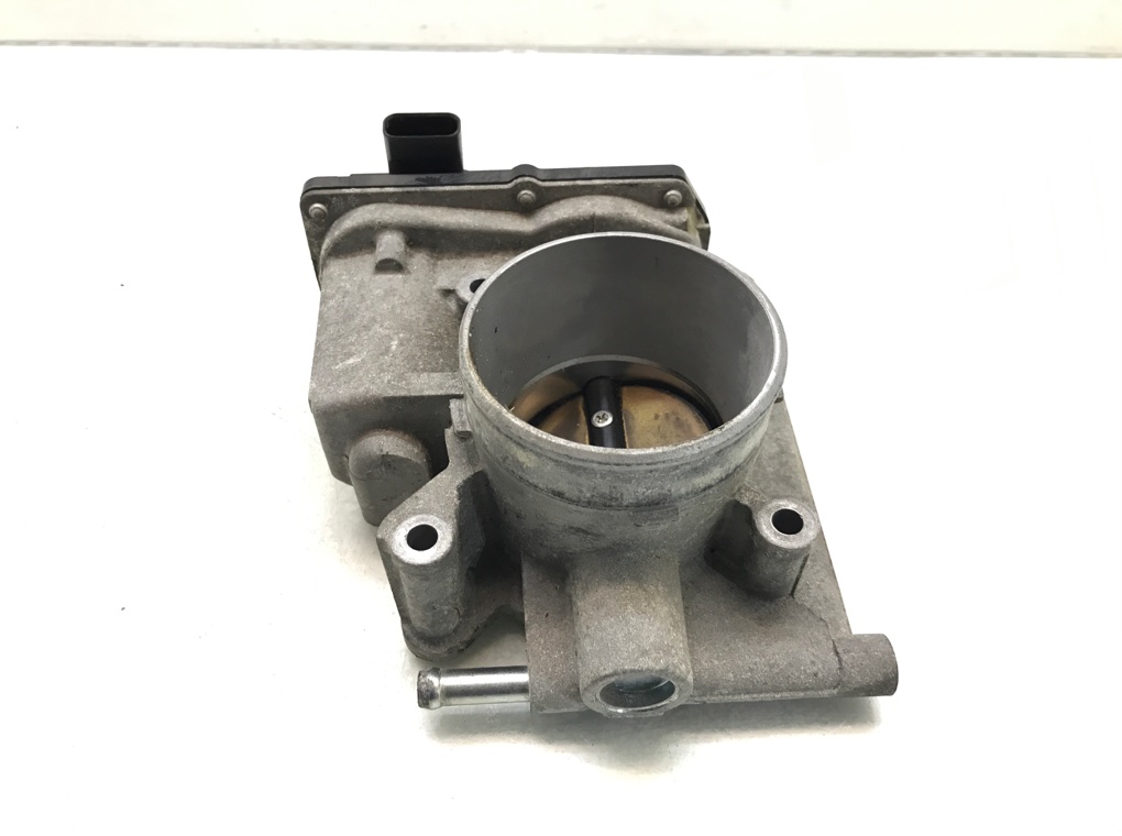 Заслонка дроссельная бу для Mazda 6  1 2.0 i,  2007 г.