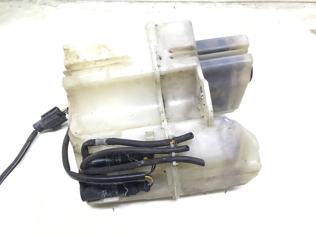 Бачок омывателя бу для Volvo V70  2.4 i,  2003 г.