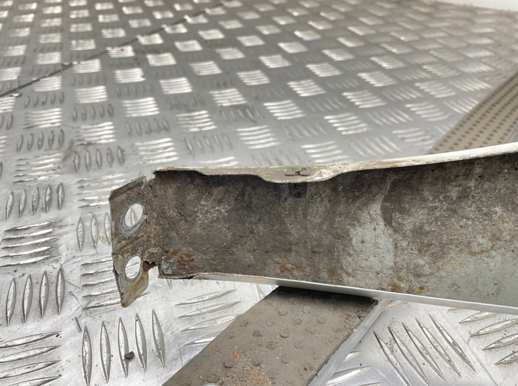 Крыло переднее правое бу для Seat Ibiza 4 1.6 TDi,  2010 г.