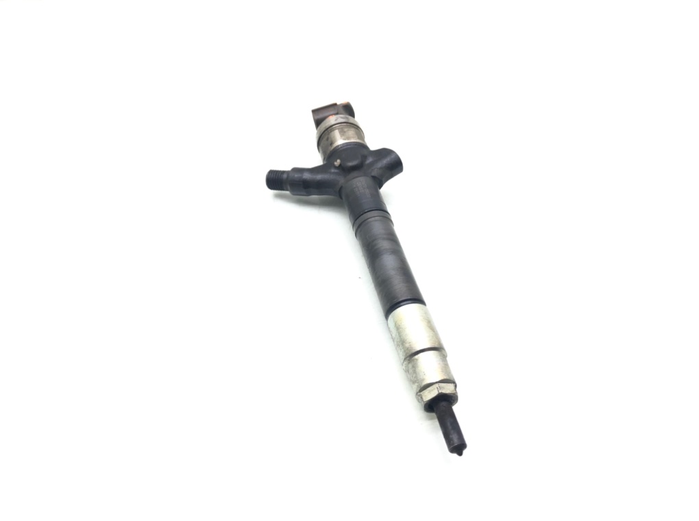 Форсунка бу для Toyota Avensis  2.0 D-4D,  2006 г.