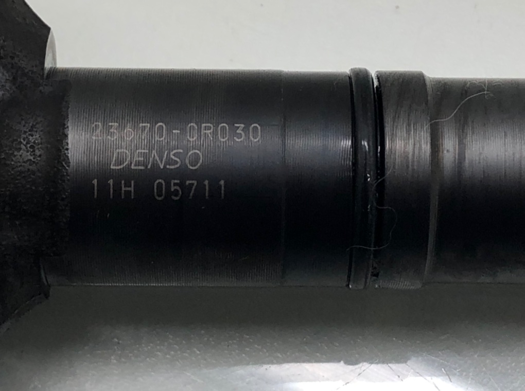 Форсунка бу для Toyota Avensis  2.0 D-4D,  2006 г.