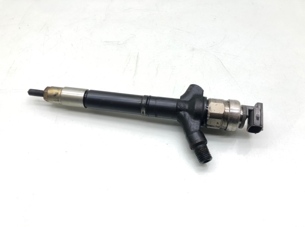 Форсунка бу для Toyota Avensis 2.0 D-4D, 2006 г. Форсунка бу для Toyota Avensis 2.0 D-4D, 2006 г.