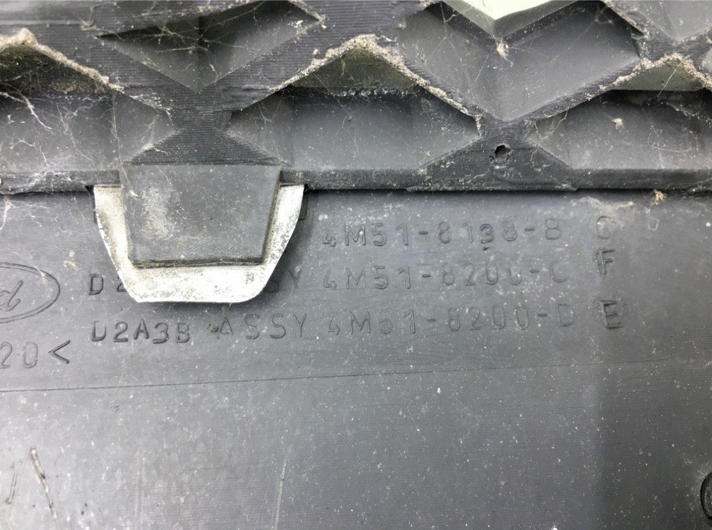 Решетка радиатора бу для Ford Focus 2 1.6 i,  2006 г.