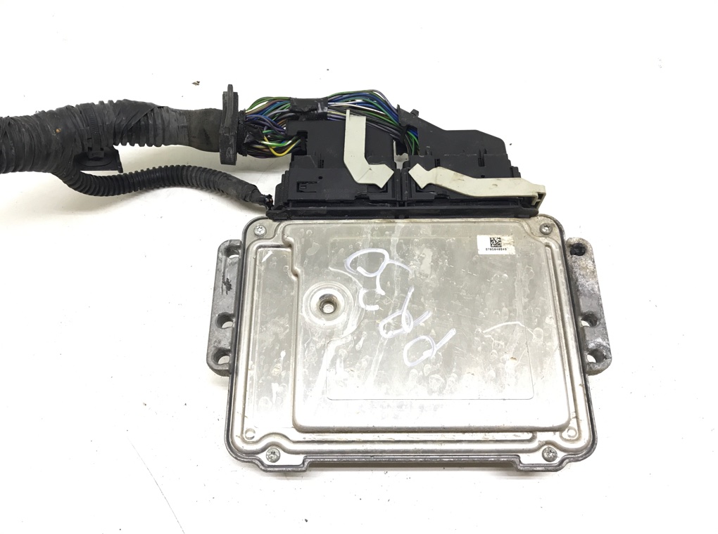 Блок управления двигателем бу для Ford Focus 3 1.0 i,  2012 г.