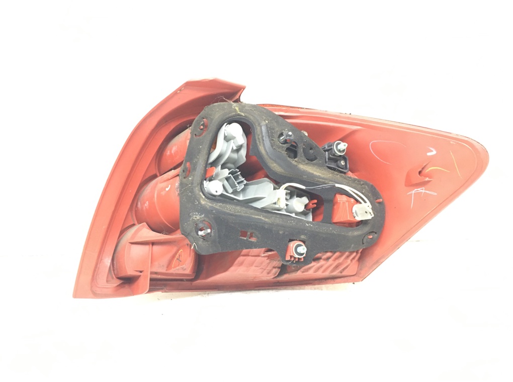Фонарь задний левый бу для Toyota Auris  1.6 i,  2007 г.