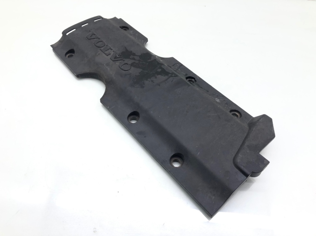 Декоративная крышка двигателя бу для Volvo V70  2.4 i,  2002 г.